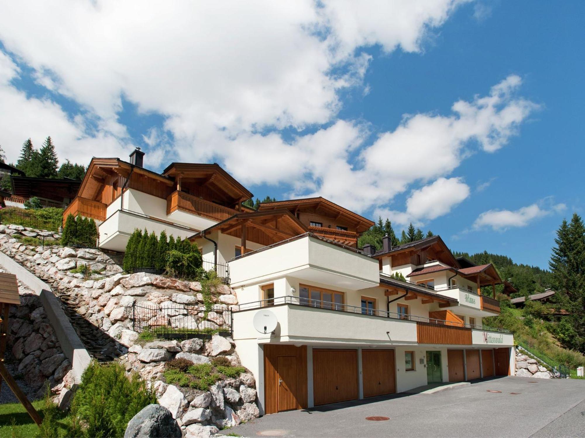 Modern Apartment in Saalbach Hinterglemm with Garden Exterior foto